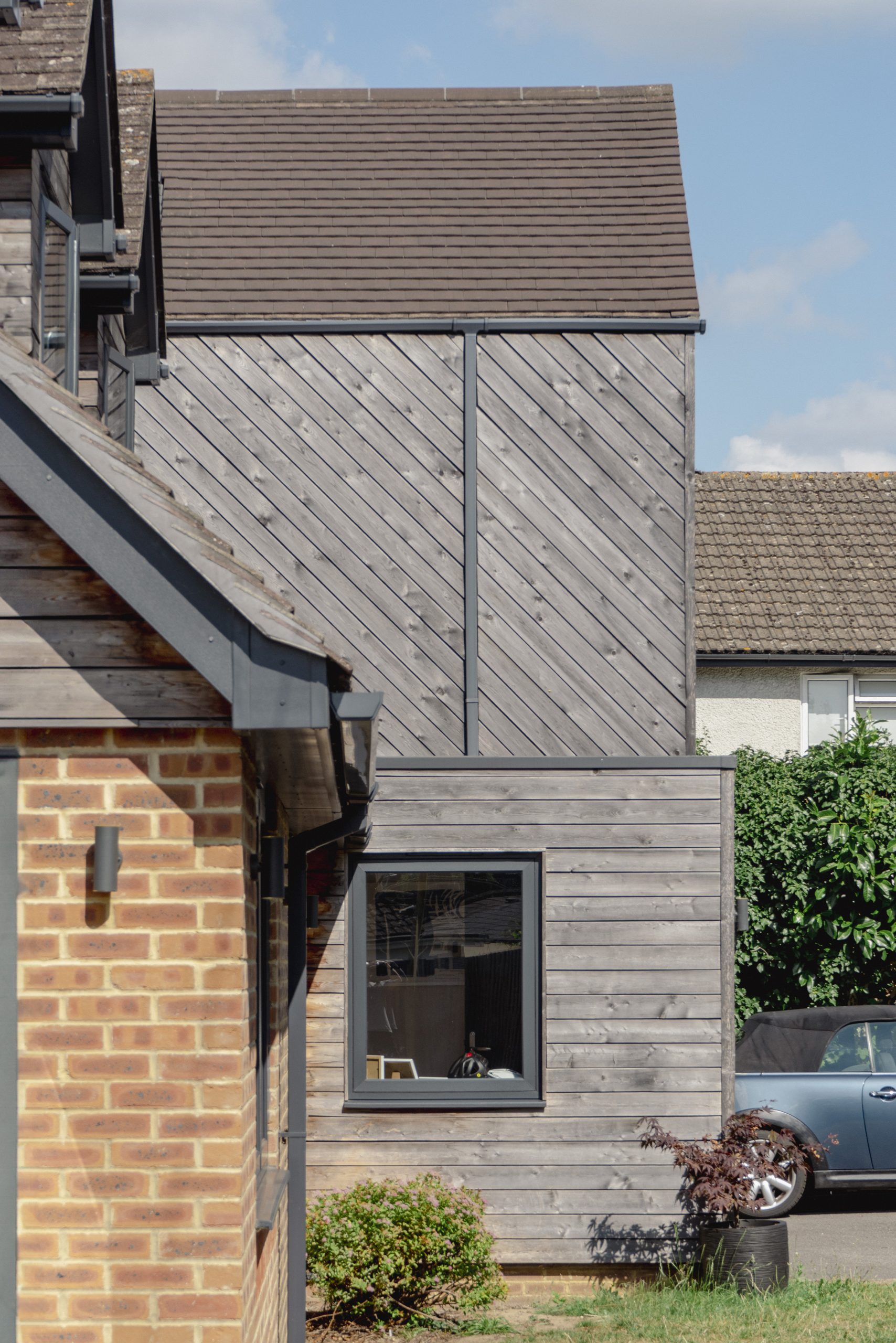 Side view of the front extension